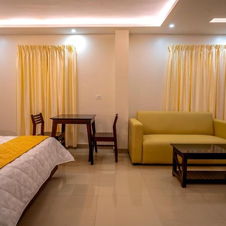 Metro Residency Hotel Tirur Eksteriør billede