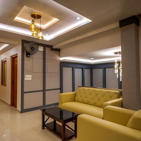 Metro Residency Hotel Tirur Eksteriør billede