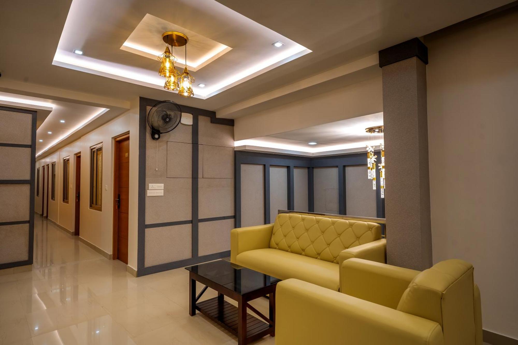 Metro Residency Hotel Tirur Eksteriør billede