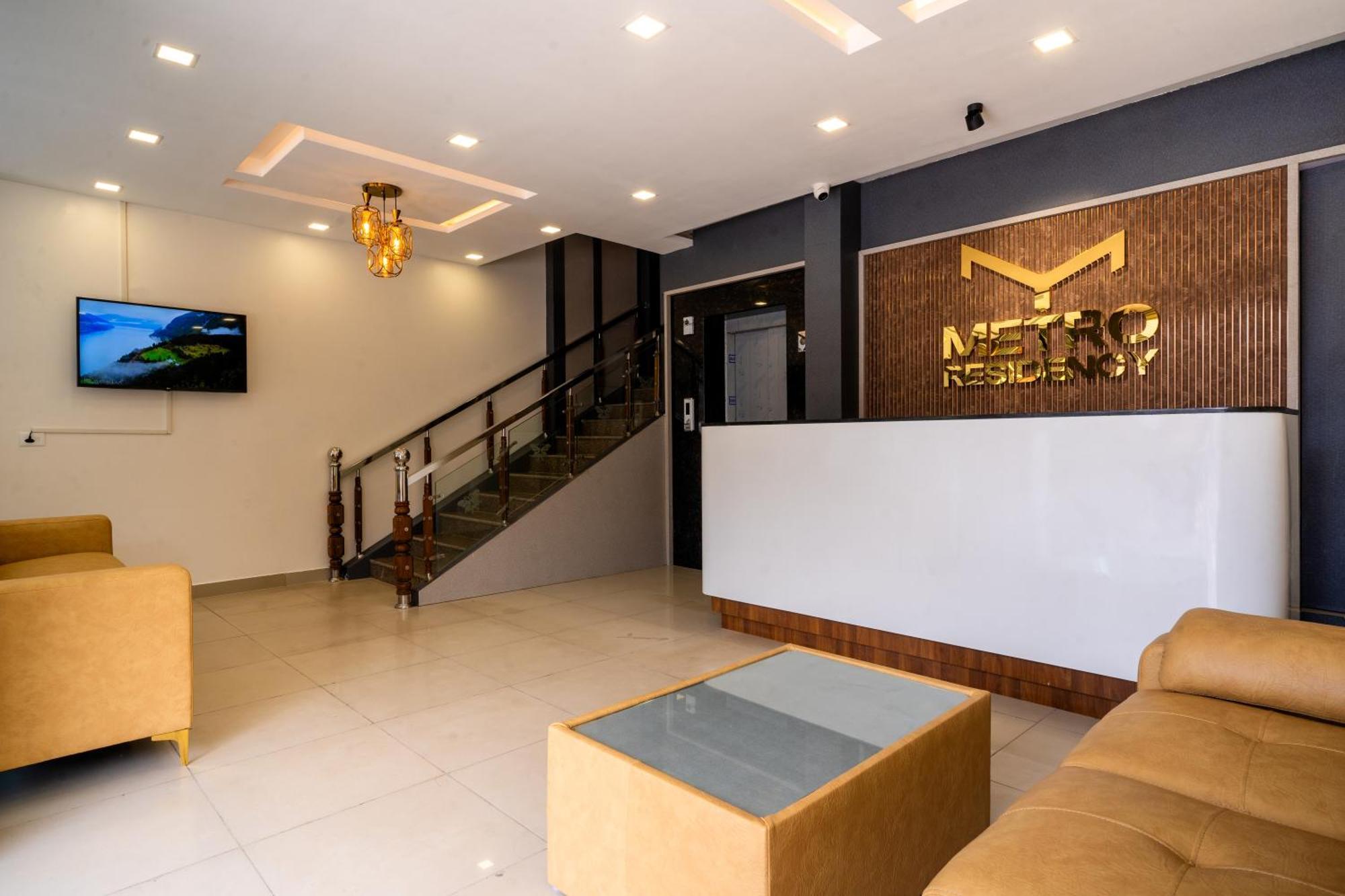 Metro Residency Hotel Tirur Eksteriør billede